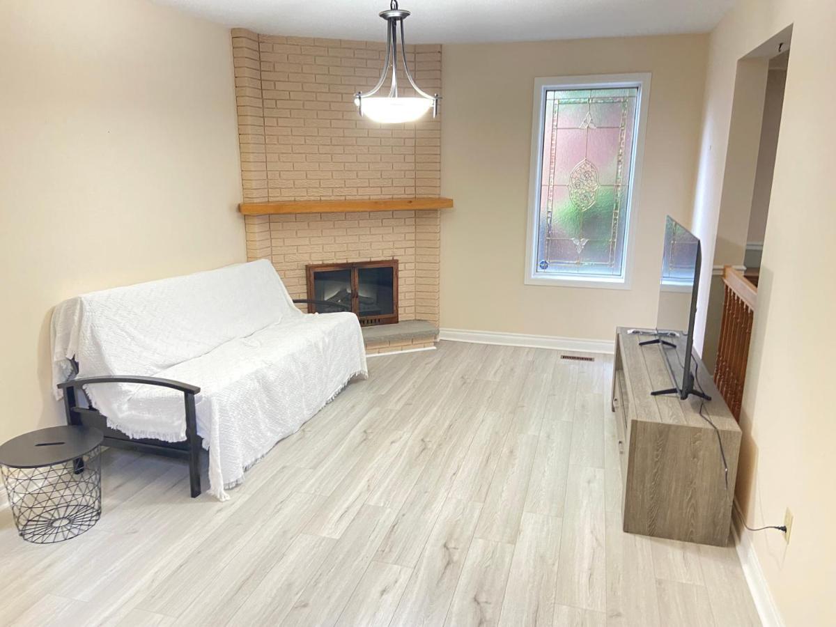 41 Huntsmill Blvd Lägenhet Toronto Exteriör bild